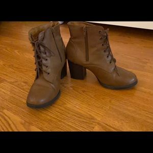 Size 8 Lace Up Brown Booties